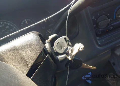 2000 GMC Sierra 1500 Sl from USA, damaged, VIN 1GTEC14V4YE243222